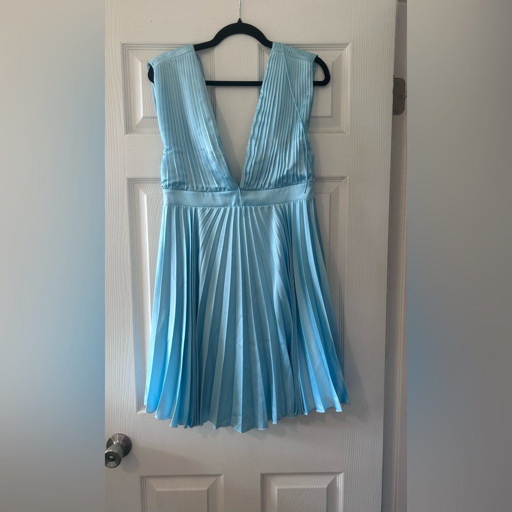 Chic Icy Blue Pleated Dress